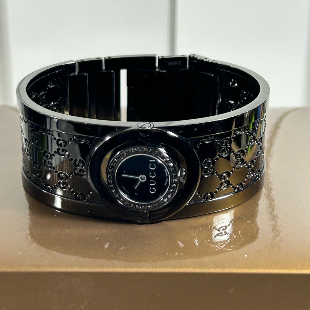 Gucci! Mary J.Blige and Gucci watch with black Diamonds Amazing condition